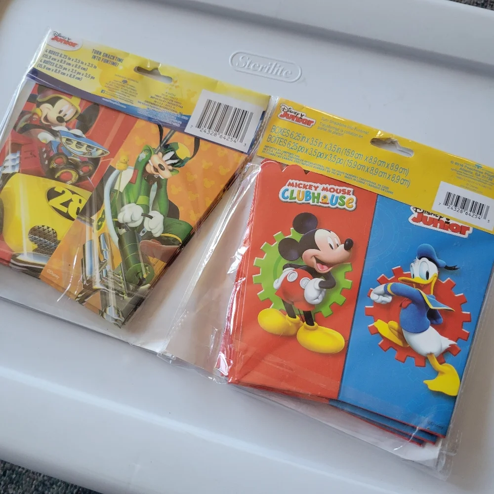 🏖 Mickey Mouse Snack Boxes - Red, Yellow, and Blue